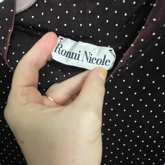 Ronni Nicole Vintage Top and pants set. - Picture 3 of 4